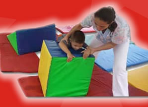 Gimnasio infantil, payasos, mimos y talleres recreativos.